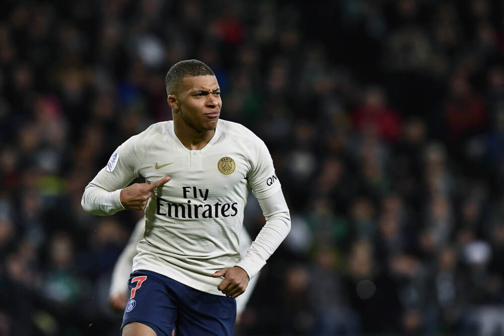 掼蛋靠运气还是技术，别再怪牌不好，高手靠这三招吊打你，想不服都难！